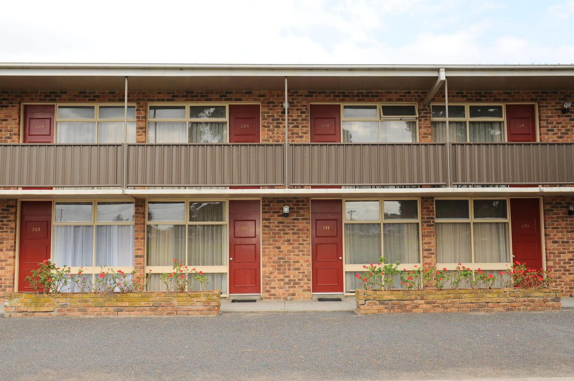 Peninsula Motor Inn Tyabb Екстериор снимка