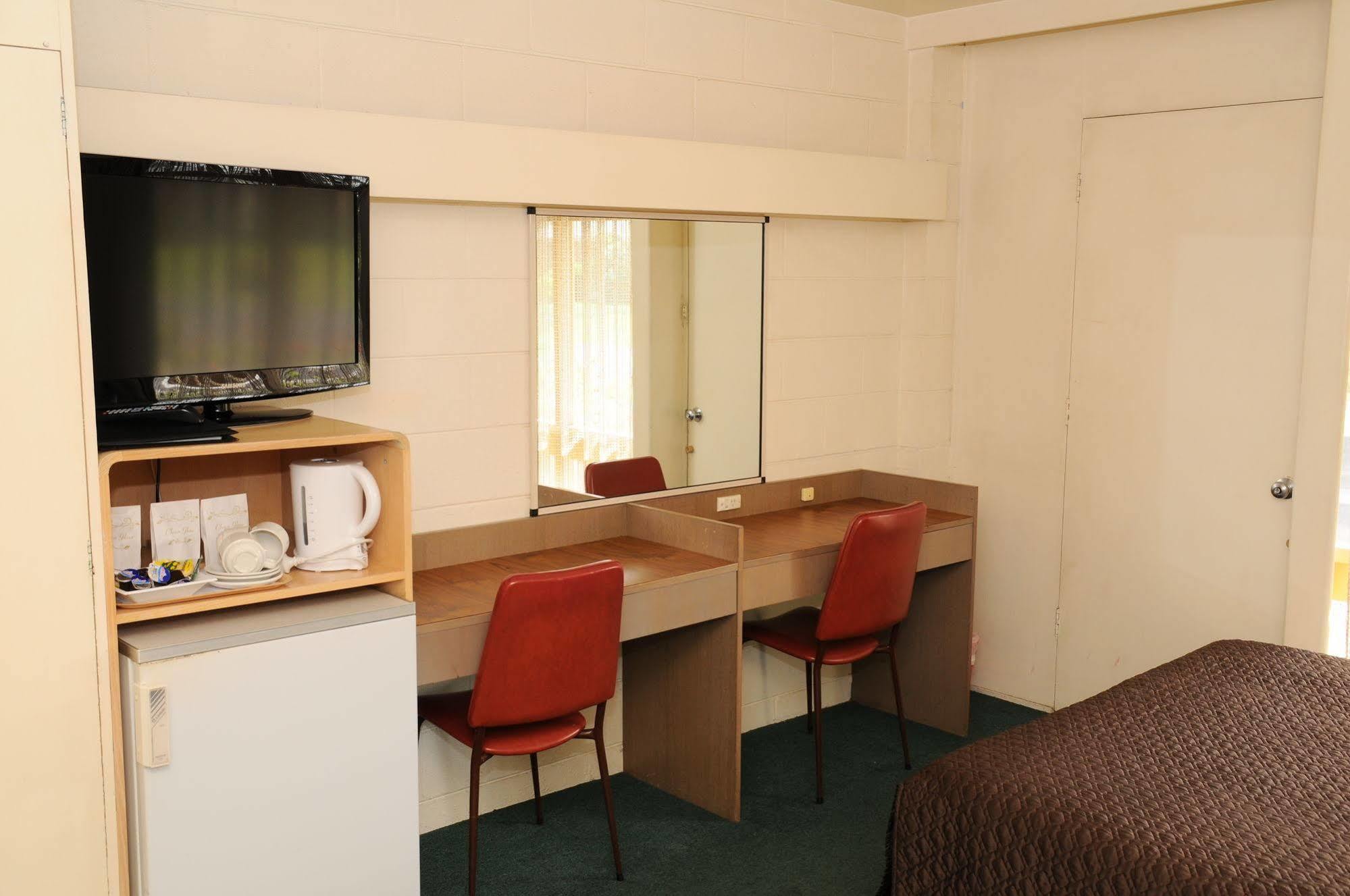 Peninsula Motor Inn Tyabb Екстериор снимка