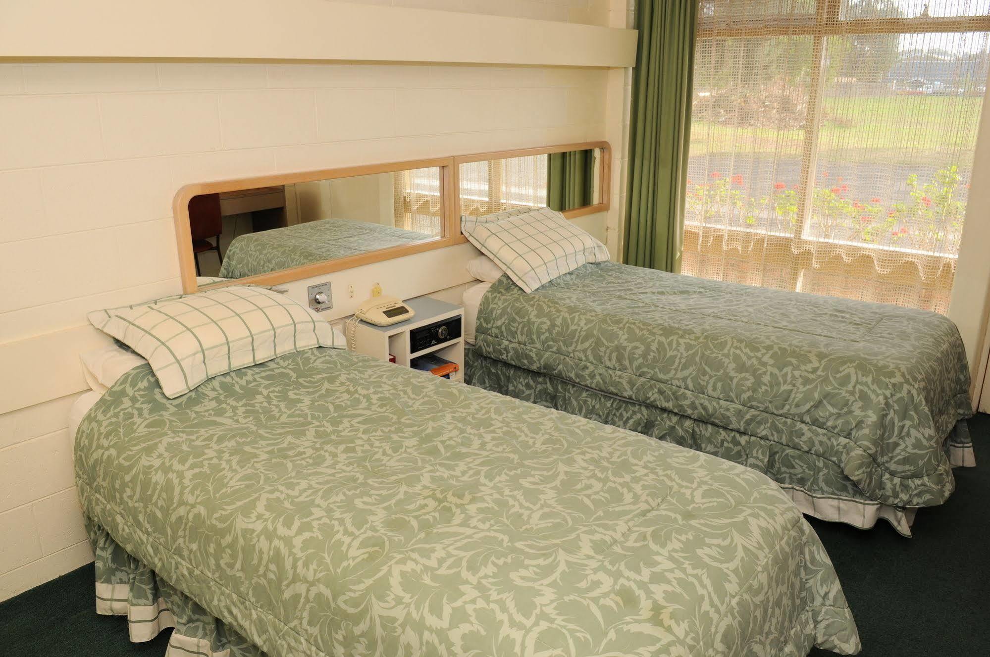 Peninsula Motor Inn Tyabb Екстериор снимка