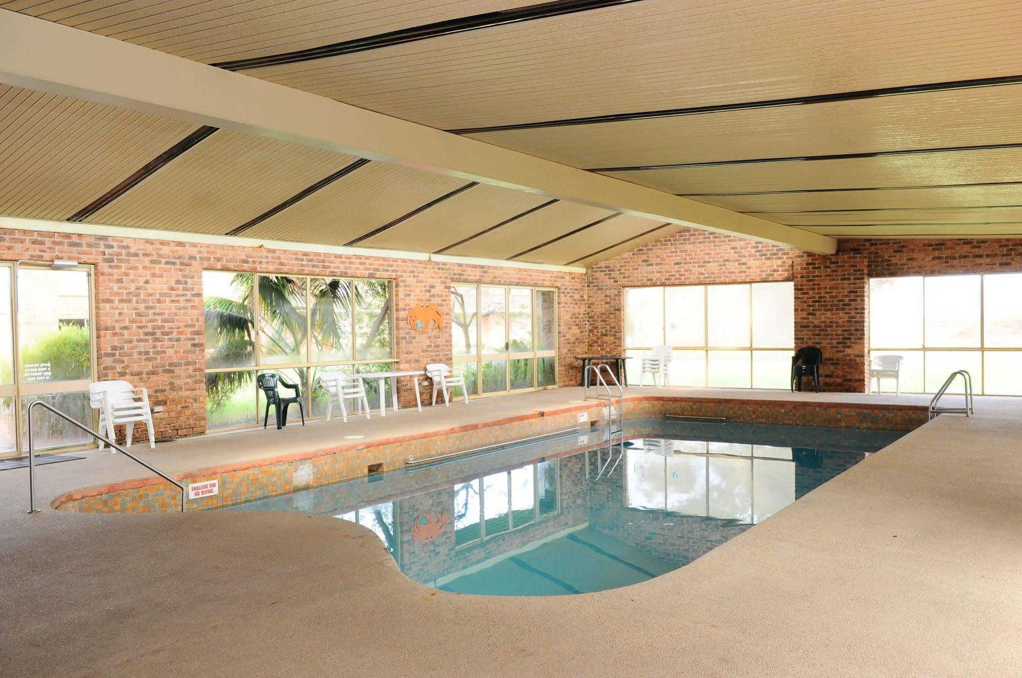 Peninsula Motor Inn Tyabb Екстериор снимка