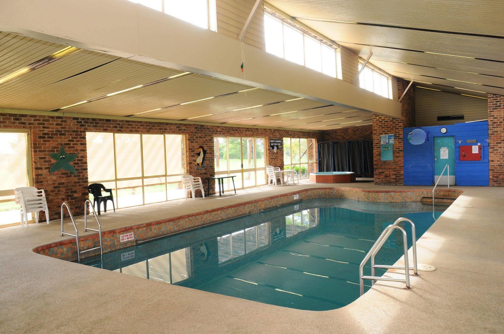 Peninsula Motor Inn Tyabb Екстериор снимка